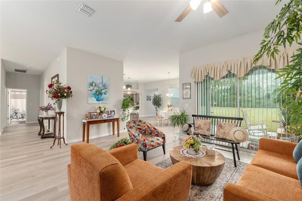 Activo con contrato: $519,000 (4 camas, 3 baños, 2916 Pies cuadrados)