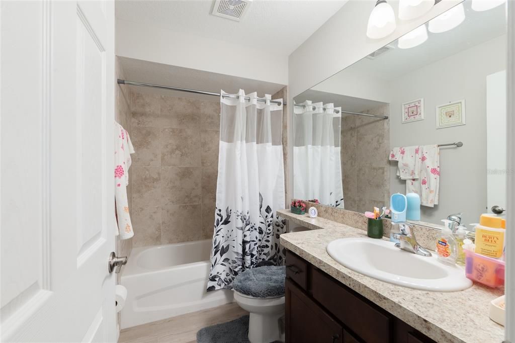 Activo con contrato: $519,000 (4 camas, 3 baños, 2916 Pies cuadrados)