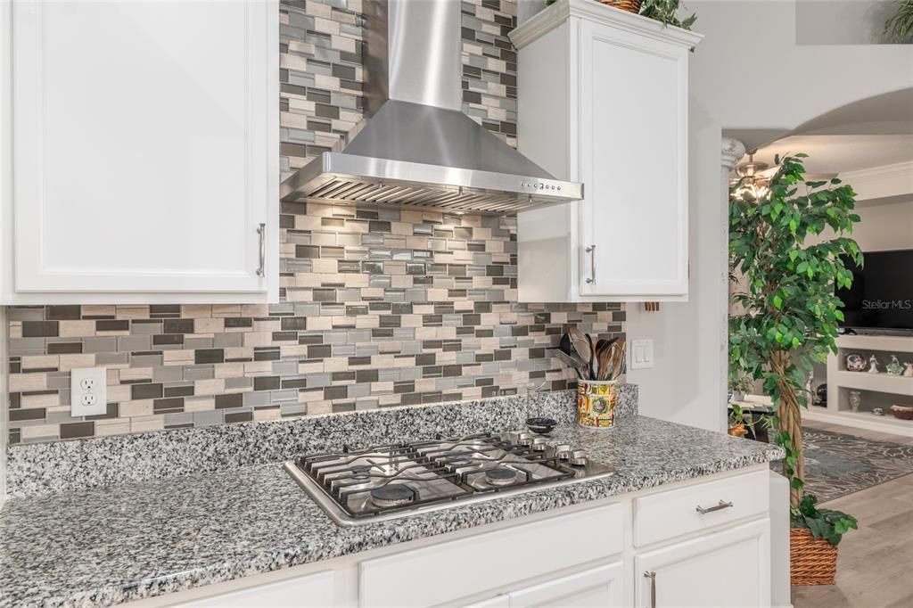 Activo con contrato: $519,000 (4 camas, 3 baños, 2916 Pies cuadrados)