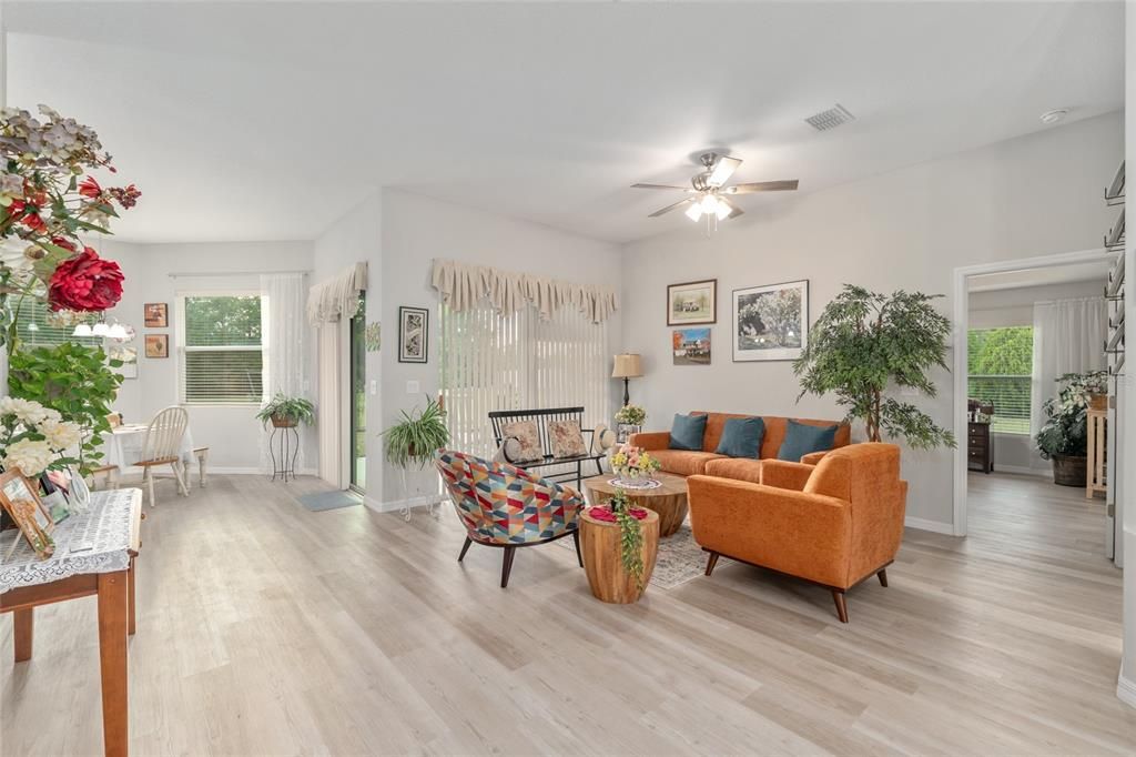 Activo con contrato: $519,000 (4 camas, 3 baños, 2916 Pies cuadrados)