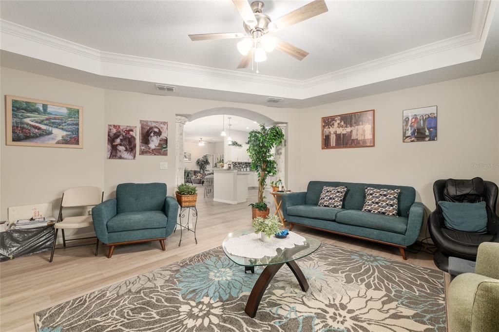 Activo con contrato: $519,000 (4 camas, 3 baños, 2916 Pies cuadrados)