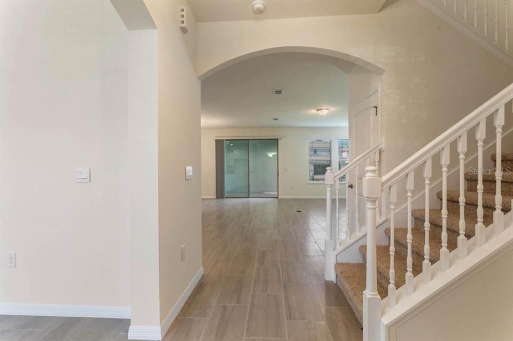 Activo con contrato: $574,990 (3 camas, 2 baños, 2216 Pies cuadrados)