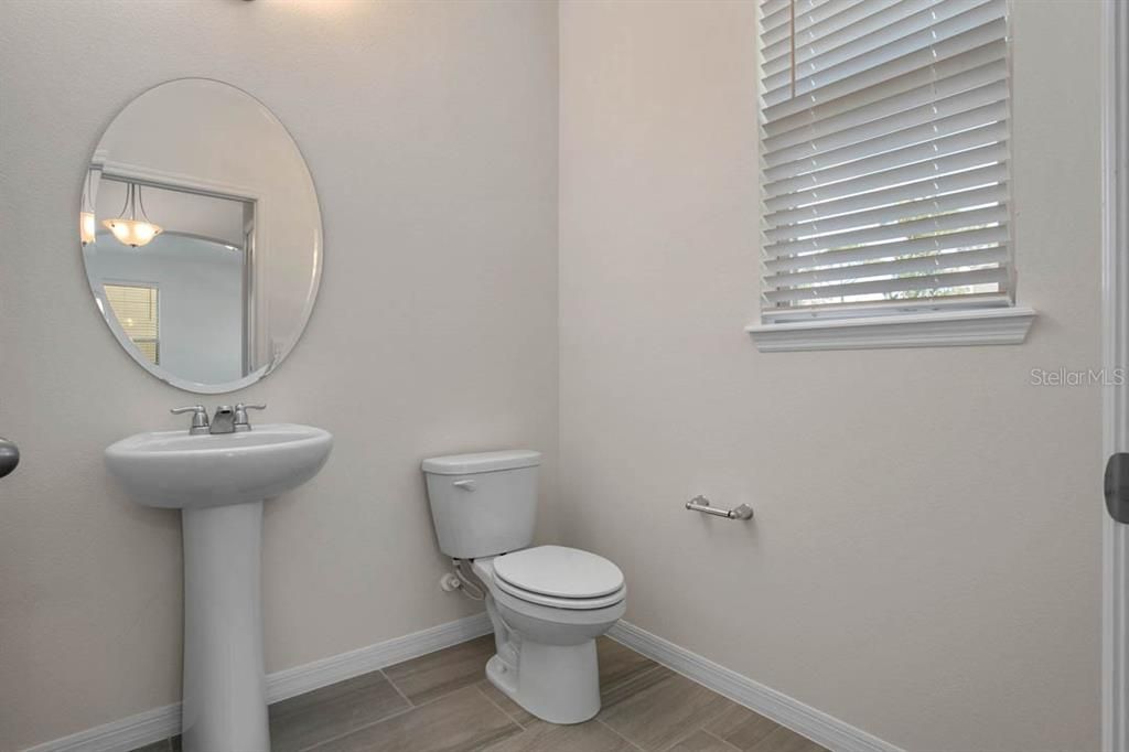 Activo con contrato: $574,990 (3 camas, 2 baños, 2216 Pies cuadrados)