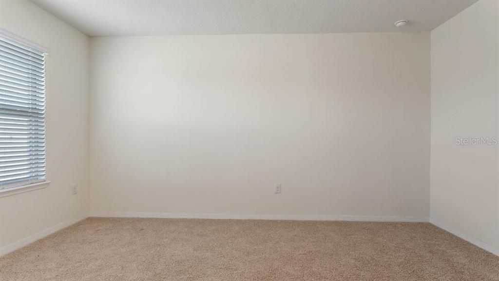 Activo con contrato: $574,990 (3 camas, 2 baños, 2216 Pies cuadrados)