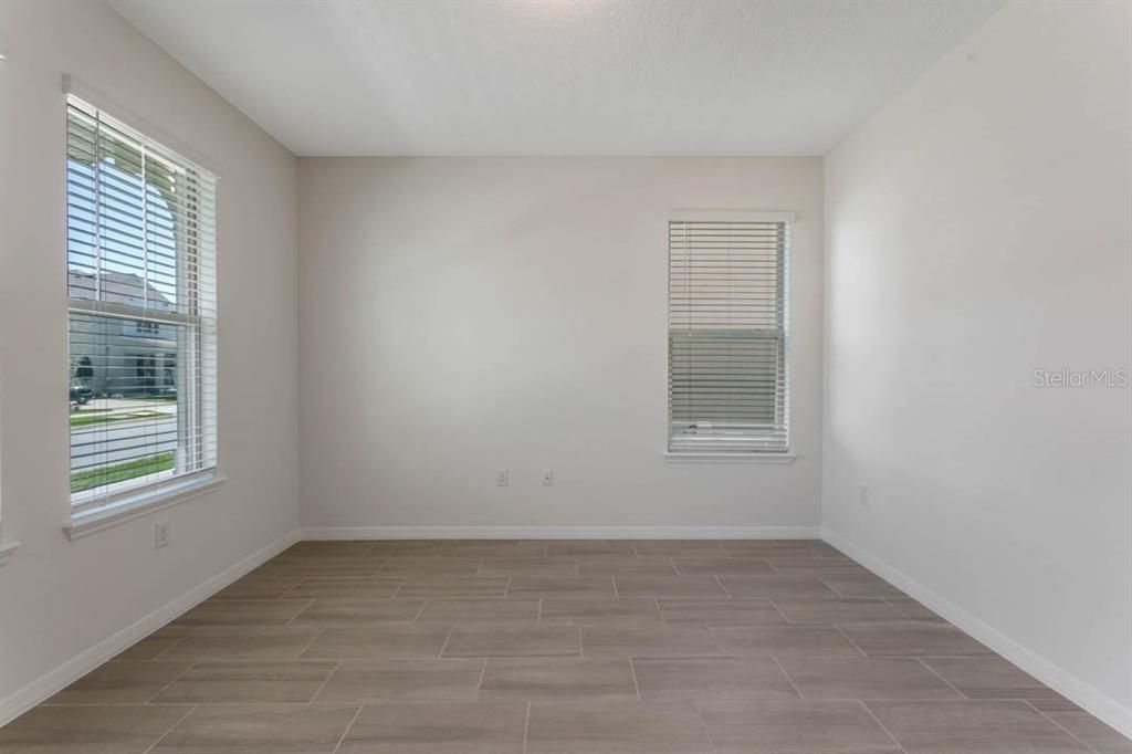 Activo con contrato: $574,990 (3 camas, 2 baños, 2216 Pies cuadrados)