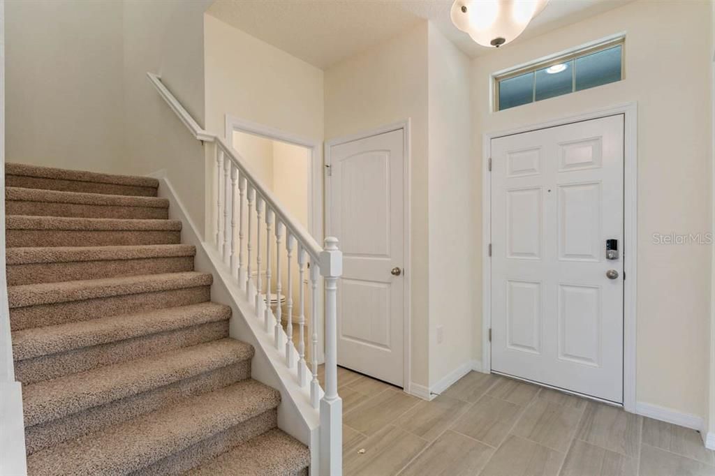 Activo con contrato: $574,990 (3 camas, 2 baños, 2216 Pies cuadrados)