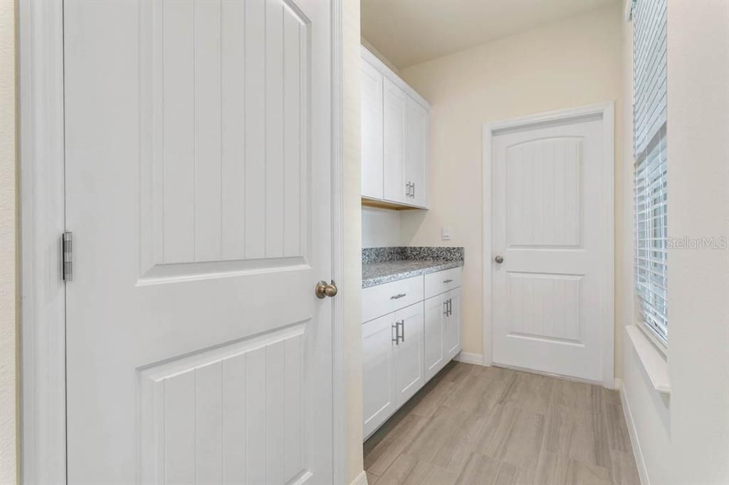 Activo con contrato: $574,990 (3 camas, 2 baños, 2216 Pies cuadrados)