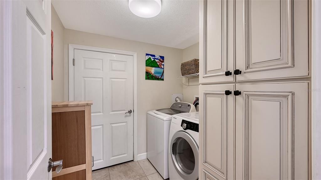 合同活跃: $749,900 (3 贝兹, 2 浴室, 2111 平方英尺)