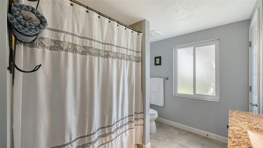 合同活跃: $749,900 (3 贝兹, 2 浴室, 2111 平方英尺)