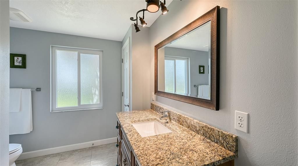 合同活跃: $749,900 (3 贝兹, 2 浴室, 2111 平方英尺)