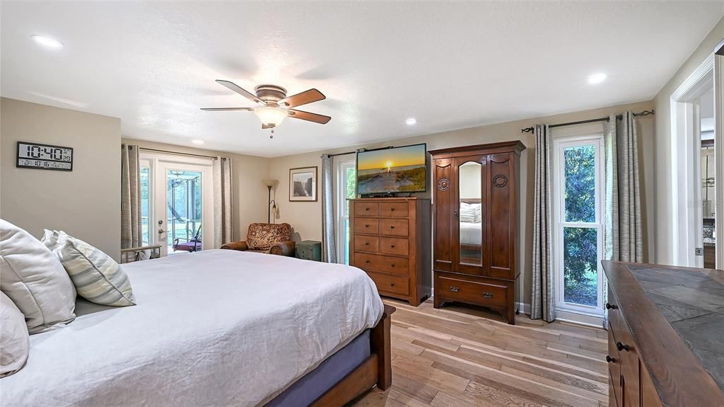 合同活跃: $749,900 (3 贝兹, 2 浴室, 2111 平方英尺)