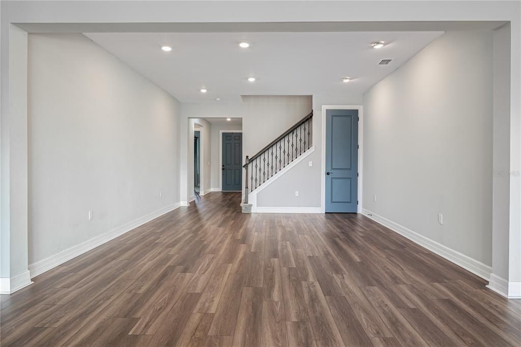 For Sale: $815,000 (5 beds, 3 baths, 4131 Square Feet)