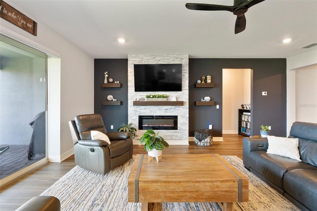 For Sale: $815,000 (5 beds, 3 baths, 4131 Square Feet)