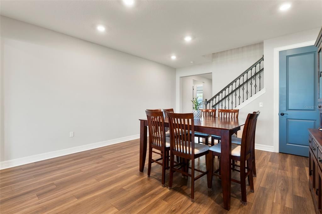 For Sale: $815,000 (5 beds, 3 baths, 4131 Square Feet)