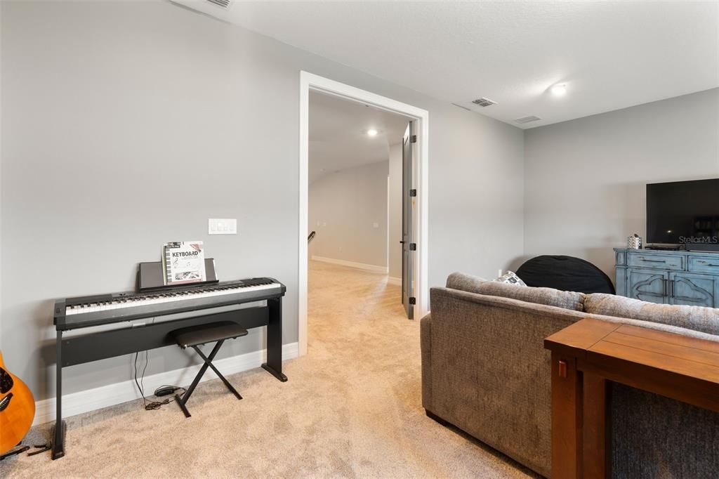 For Sale: $815,000 (5 beds, 3 baths, 4131 Square Feet)