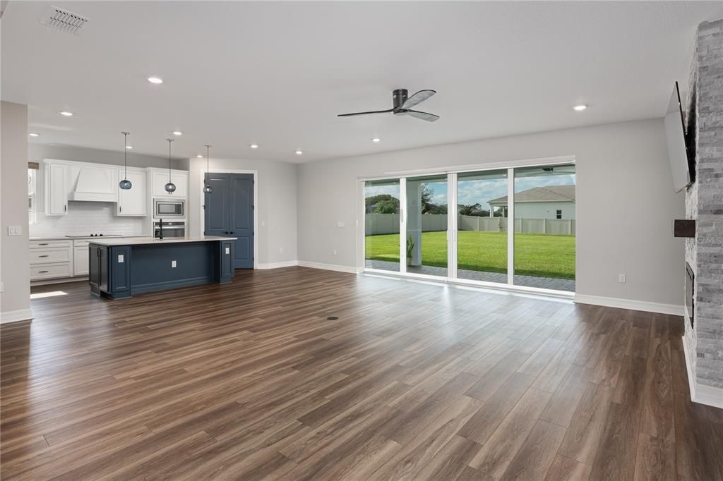 For Sale: $815,000 (5 beds, 3 baths, 4131 Square Feet)