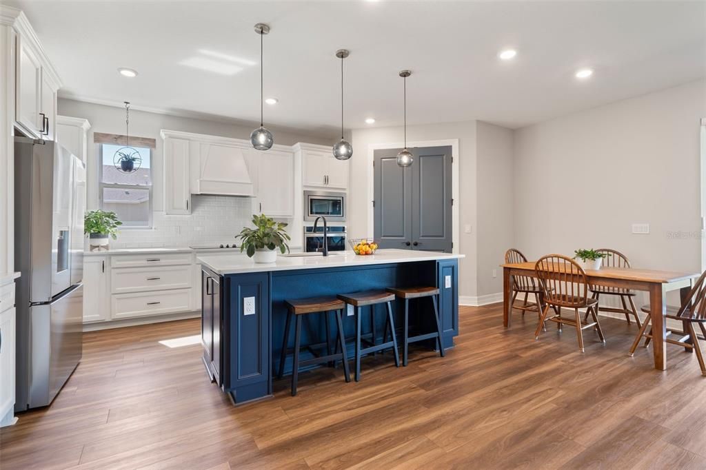 For Sale: $815,000 (5 beds, 3 baths, 4131 Square Feet)