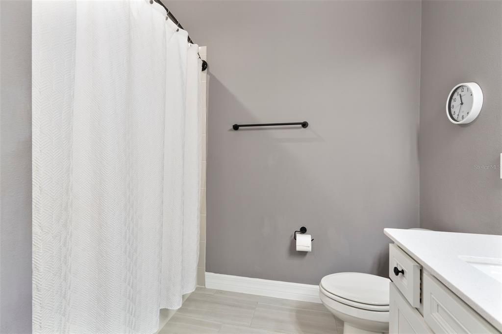 For Sale: $815,000 (5 beds, 3 baths, 4131 Square Feet)