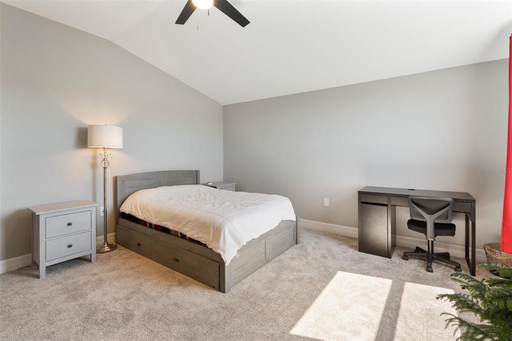 For Sale: $815,000 (5 beds, 3 baths, 4131 Square Feet)