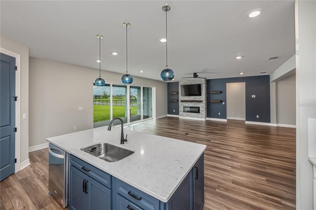 For Sale: $815,000 (5 beds, 3 baths, 4131 Square Feet)