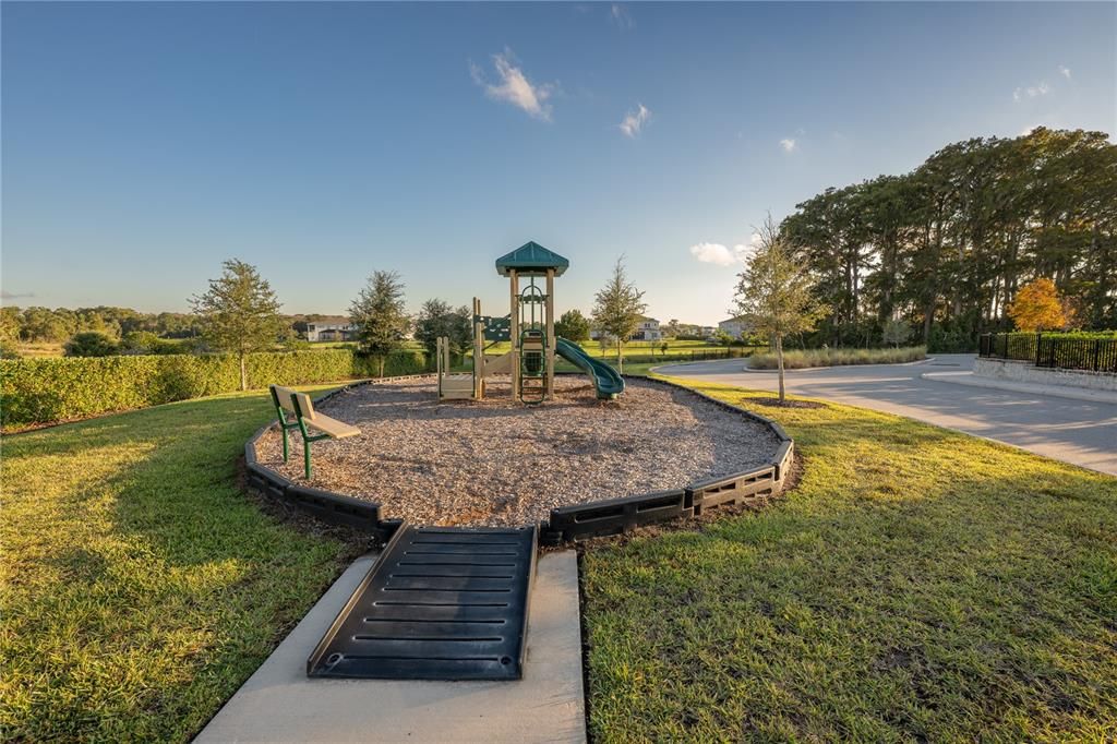 For Sale: $815,000 (5 beds, 3 baths, 4131 Square Feet)