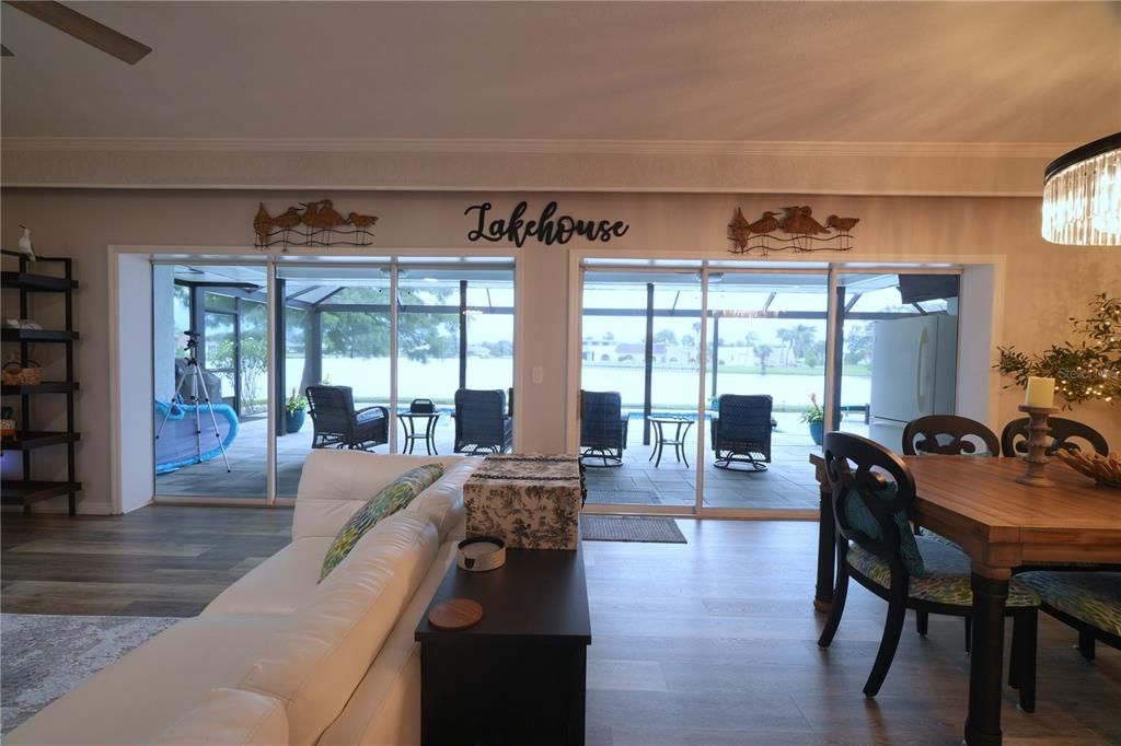 合同活跃: $569,000 (3 贝兹, 2 浴室, 2330 平方英尺)