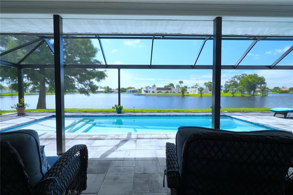 合同活跃: $569,000 (3 贝兹, 2 浴室, 2330 平方英尺)