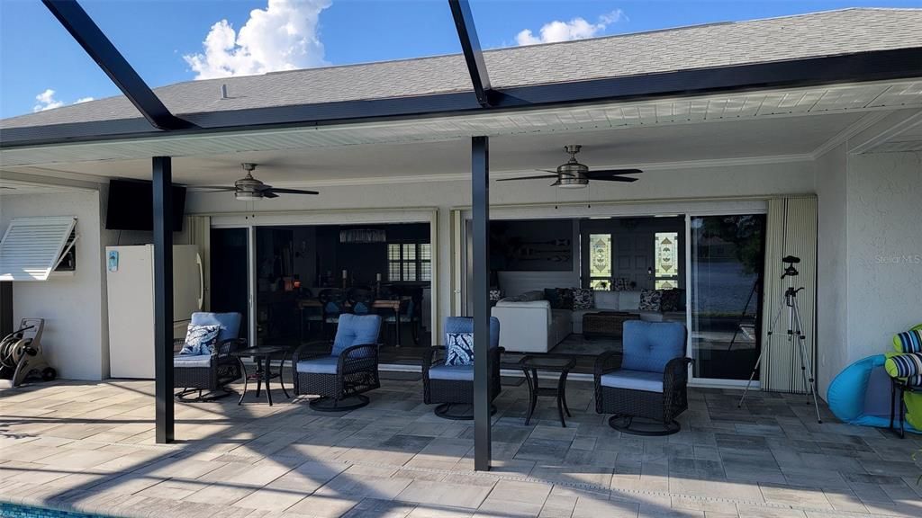 合同活跃: $569,000 (3 贝兹, 2 浴室, 2330 平方英尺)