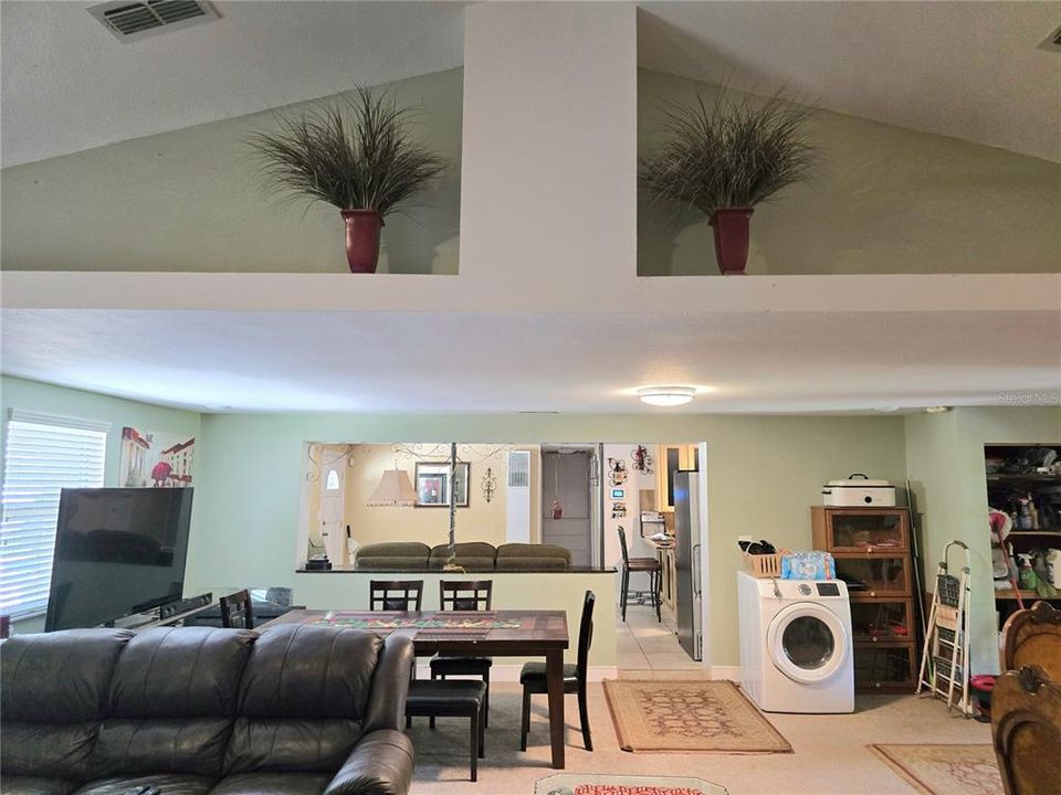 En Venta: $379,000 (3 camas, 2 baños, 2128 Pies cuadrados)