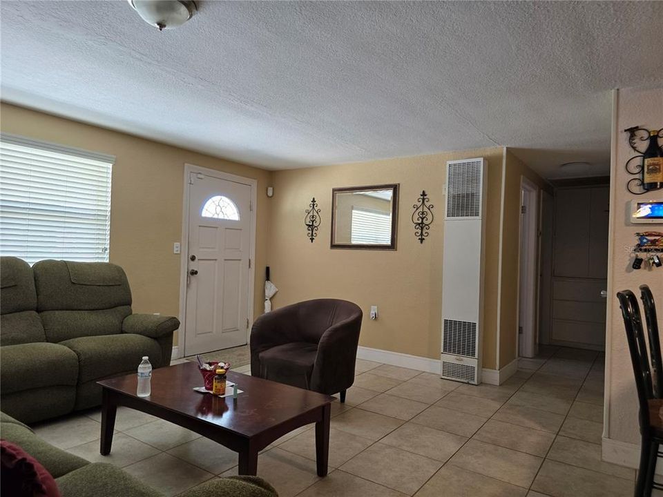 En Venta: $379,000 (3 camas, 2 baños, 2128 Pies cuadrados)