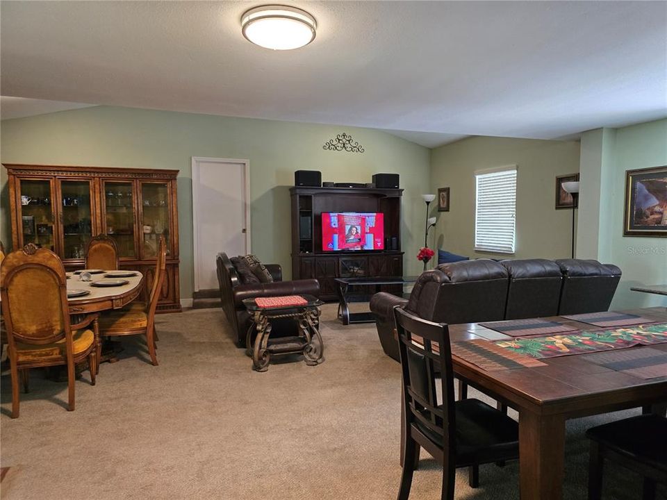 En Venta: $379,000 (3 camas, 2 baños, 2128 Pies cuadrados)