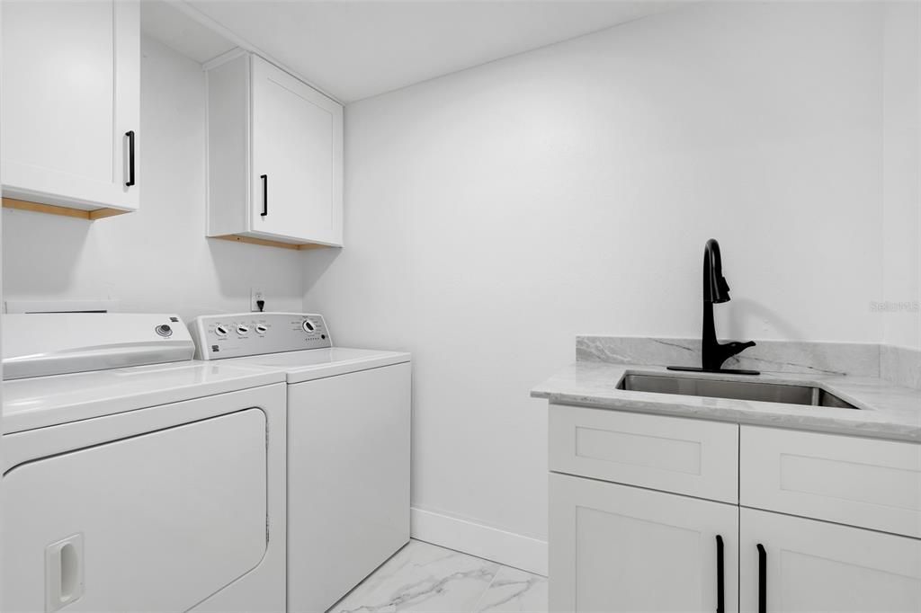 For Sale: $570,000 (3 beds, 2 baths, 1653 Square Feet)