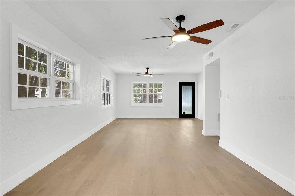 For Sale: $570,000 (3 beds, 2 baths, 1653 Square Feet)