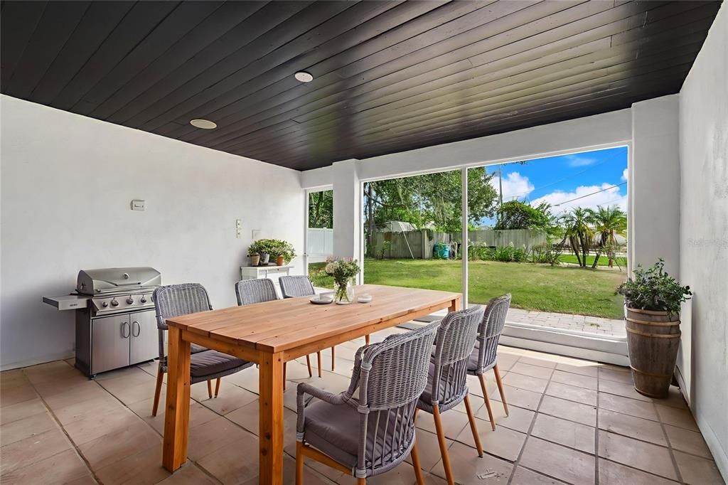 For Sale: $570,000 (3 beds, 2 baths, 1653 Square Feet)