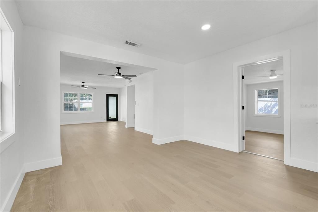 For Sale: $570,000 (3 beds, 2 baths, 1653 Square Feet)