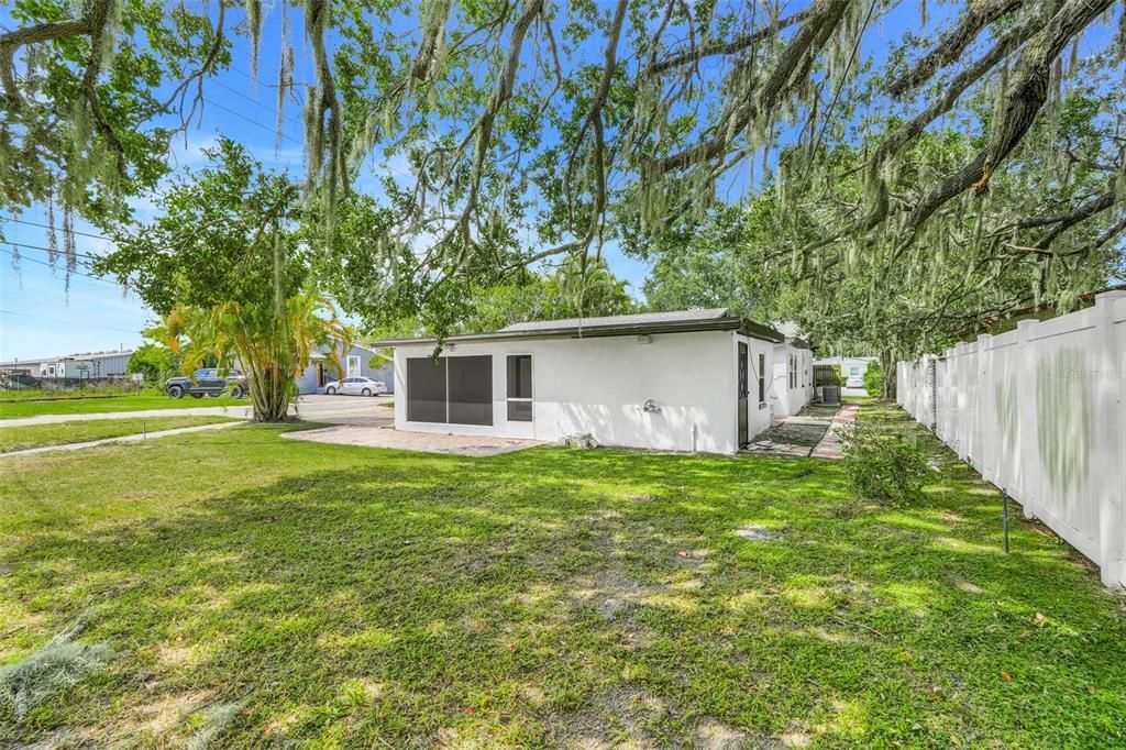 For Sale: $570,000 (3 beds, 2 baths, 1653 Square Feet)