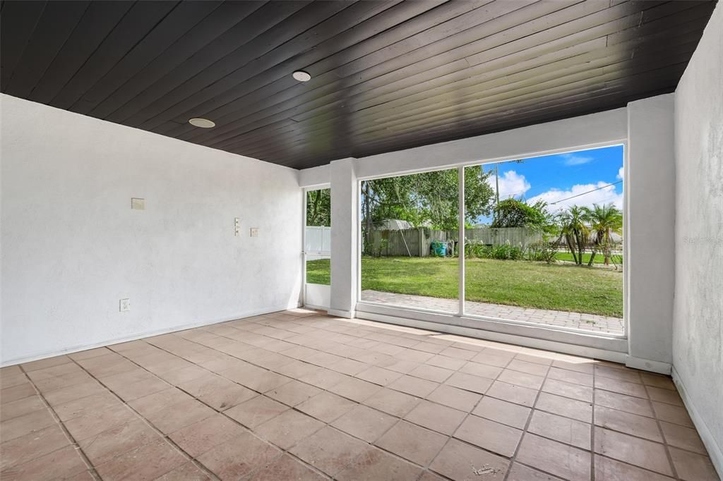 For Sale: $570,000 (3 beds, 2 baths, 1653 Square Feet)