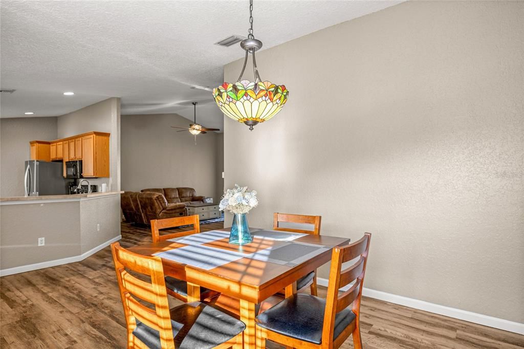 For Sale: $214,900 (3 beds, 2 baths, 1864 Square Feet)