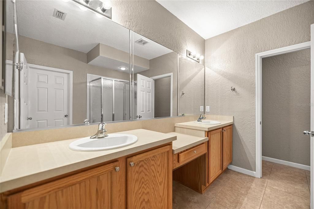 For Sale: $214,900 (3 beds, 2 baths, 1864 Square Feet)