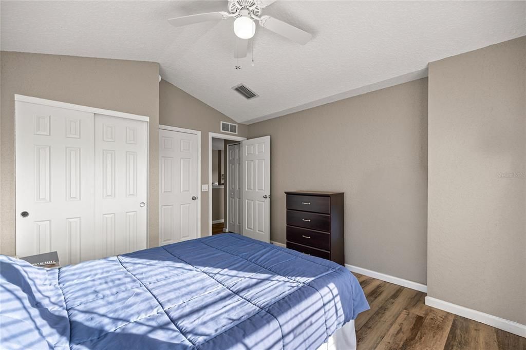 For Sale: $214,900 (3 beds, 2 baths, 1864 Square Feet)