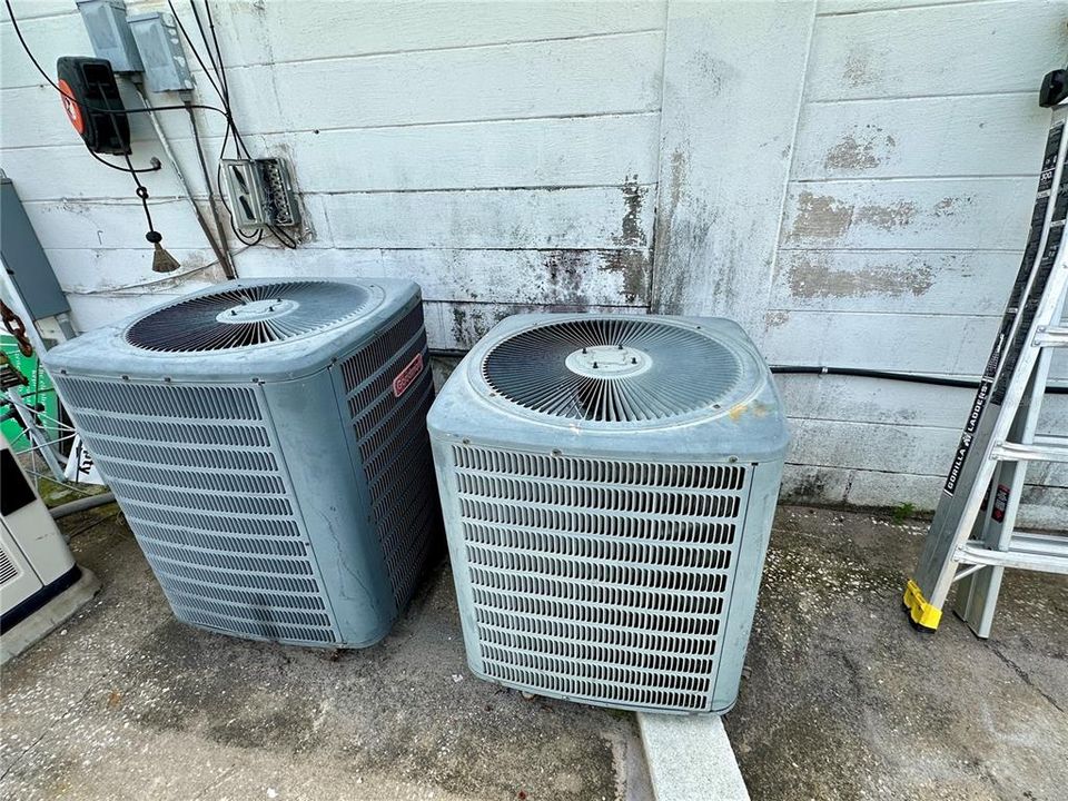 待售: $699,900 (0 贝兹, 0 浴室, 1740 平方英尺)