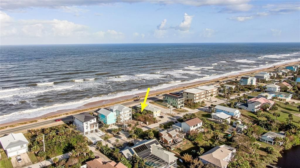 На продажу: $410,000 (0.13 acres)