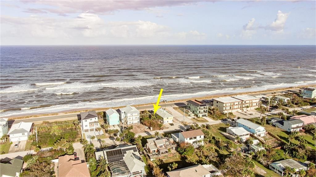 На продажу: $410,000 (0.13 acres)