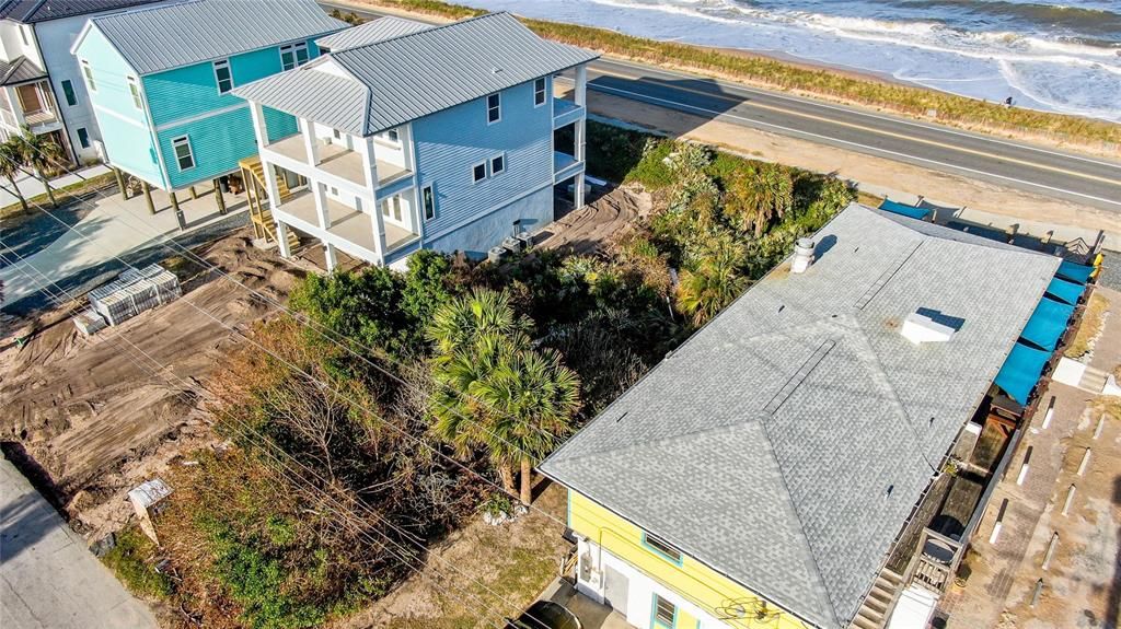 На продажу: $410,000 (0.13 acres)