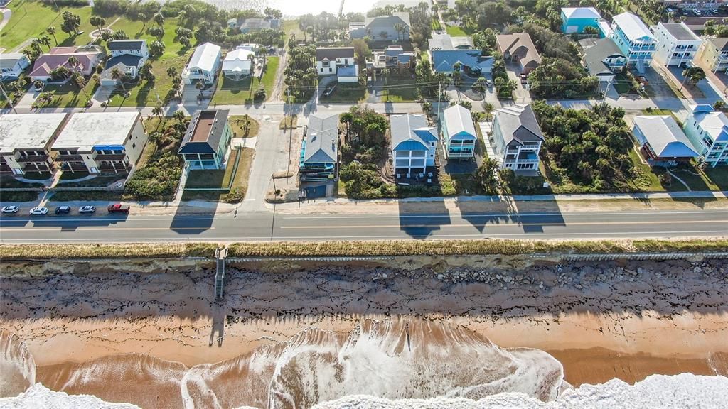 На продажу: $410,000 (0.13 acres)