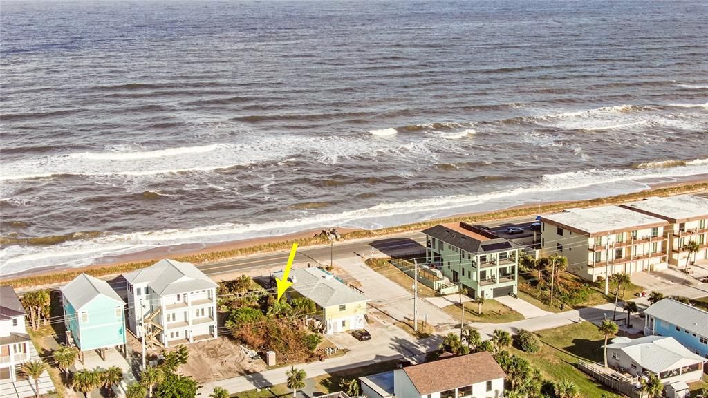 На продажу: $410,000 (0.13 acres)