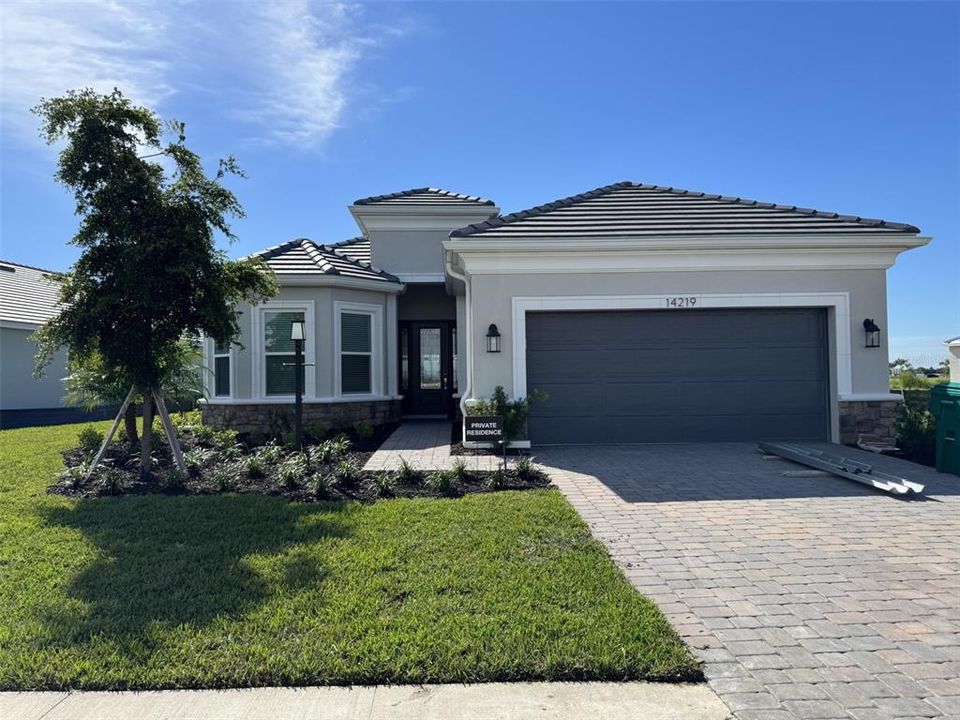 最近售出: $771,755 (4 贝兹, 3 浴室, 2465 平方英尺)