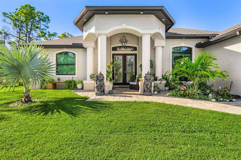 For Sale: $700,000 (4 beds, 2 baths, 2070 Square Feet)