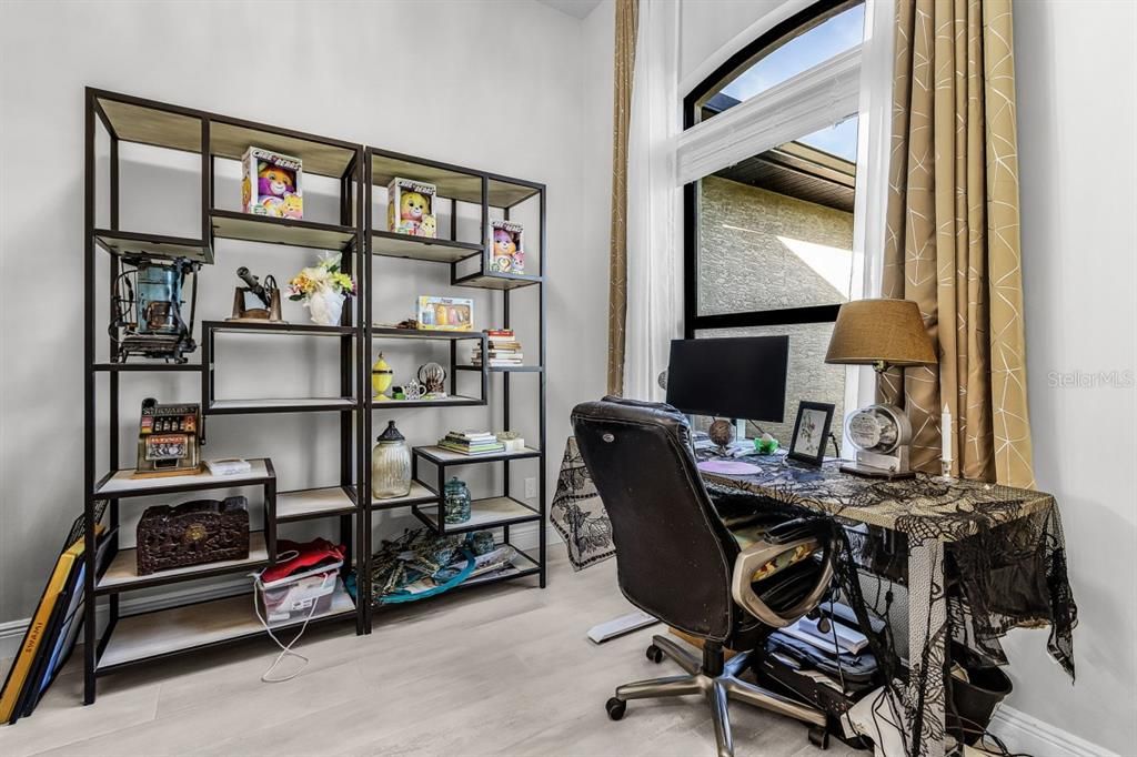 For Sale: $700,000 (4 beds, 2 baths, 2070 Square Feet)