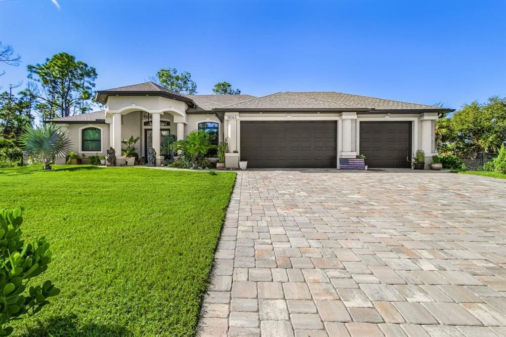 For Sale: $700,000 (4 beds, 2 baths, 2070 Square Feet)